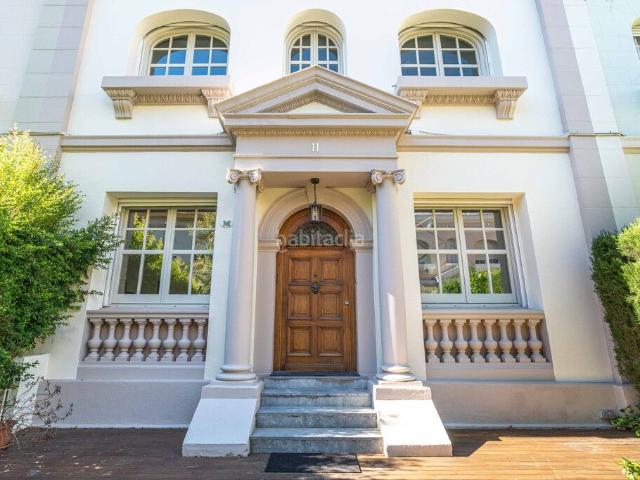 Chalet en venta en Barcelona, Sant Gervasi Bonanova. EXCLUSIVA CASA REFORMADA CON TRES TERRAZAS EN EL PRESTIGIOSO PASSATGE GÜELL. Chalets.