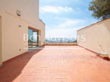 Chalet en venta en Barcelona, Vallcarca Penitents. Maravillosa casa con espectaculares vistas en la zona alta de Barcelona. Chalets.