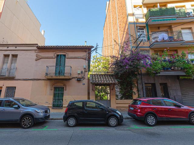 Chalet en venta en Barcelona, Vilapicina Torre Llobeta. Nou Barris al lado de la parada Virrei Amat L5. Chalets.