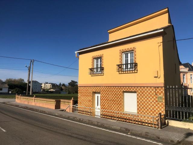 Chalet en venta en Barreiros. CASA CON FINCA EN BARREIROS. Chalets.