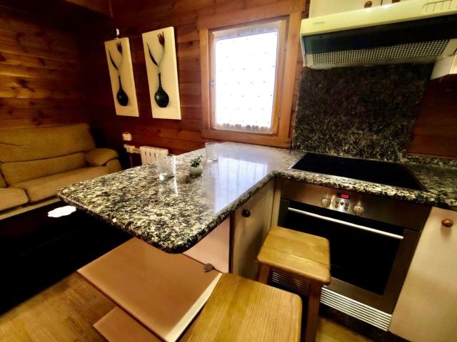 Chalet en venta en Barreiros. Casa en excelente estado a 900 metros de la playa en Barreiros, se vende algo más que una oportunidad, se vende el poder del mar. Chalets.
