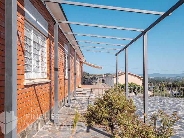 Chalet en venta en barrio Can, Bigues i Riells, de 160 m² 3 habitaciones por 495.000