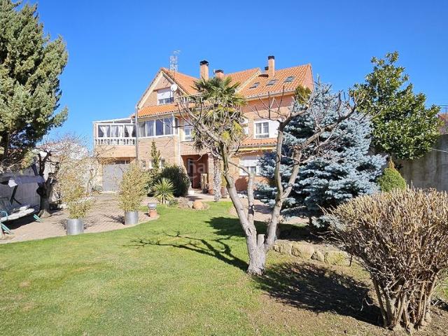 Chalet en venta en Bañeza La. CHALET LA BAÑEZA SANTA ELENA. Chalets Bañeza.