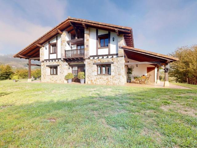 Chalet en venta en Bedia. Arquitectura bioclimática en Bedia. Chalets.