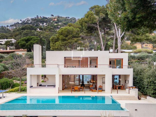 Chalet en venta en Begur, Fornells Aiguablava Costa Brava. Espectacular Villa moderna con vistas al mar en Fornells, Aiguablava, Costa Brava. Chalets.