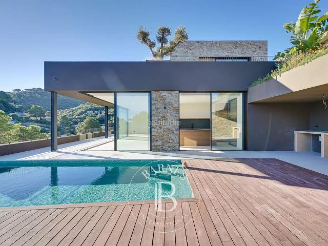 Chalet en venta en Begur, Sa Riera Sa Fontansa Costa Brava. Villa de estilo contemporáneo a pocos metros de la playa, Begur, Costa Brava. Chalets.