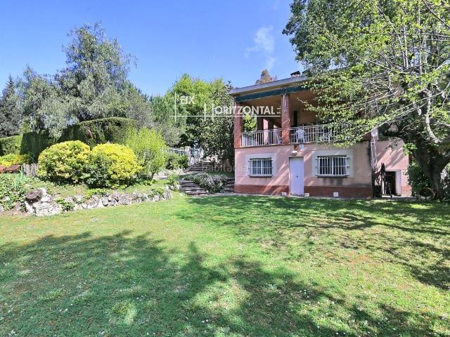 Chalet en venta en Bellaterra. Chalet Independiente en Bellaterra. Chalets.