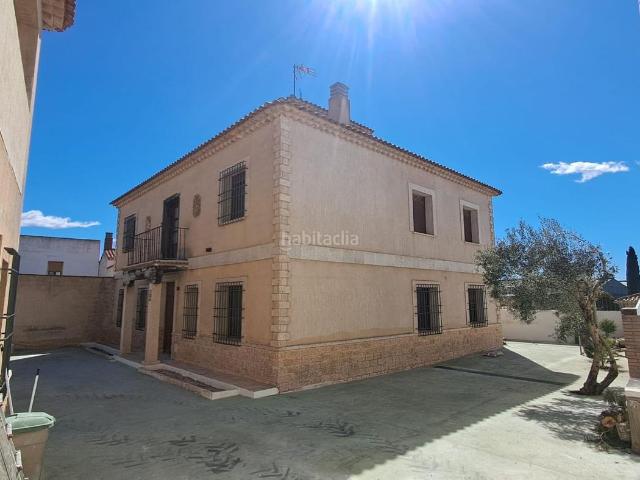 Chalet en venta en Belmonte. CASA RURAL DE 3 PLANTAS. Chalets.
