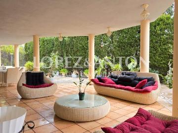 Chalet en venta en Benaguasil. Chalets.