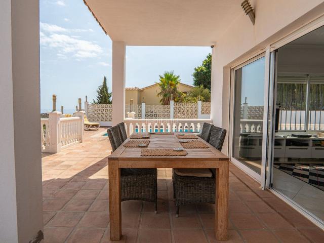 Chalet en venta en Benajarafe. CHALET DE LUJO EN BENAJARAFE. Chalets.