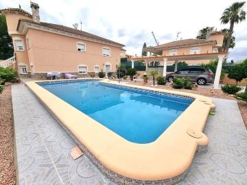 Chalet en venta en Benferri, Alicante