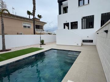 Chalet en venta en Benferri, Alicante
