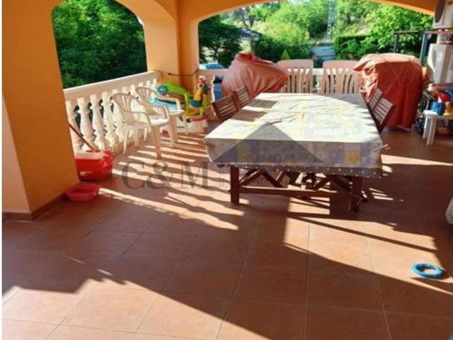 Chalet en Venta en Benillup, Alicante