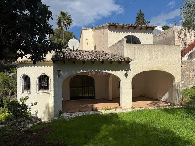 Chalet en venta en Benissa, Cala Advocat Baladrar. Inmueble para reformar en una zona muy apreciada. Chalets.