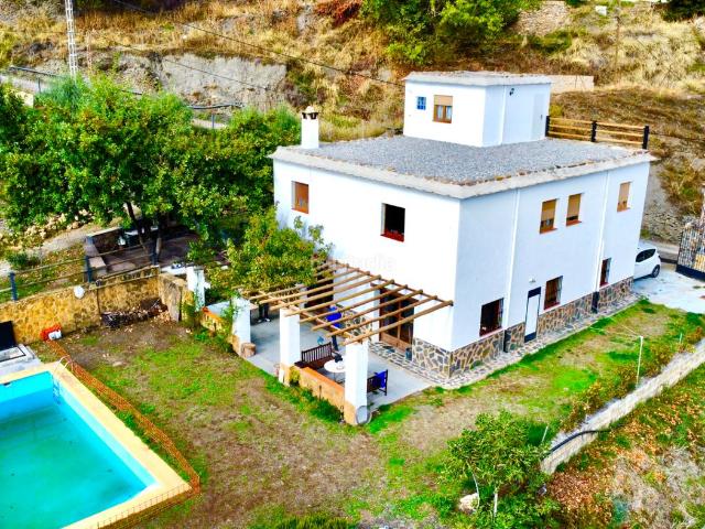 Chalet en venta en Bérchules. ? ESPECTACULAR CHALET RURAL EN ALCÚTAR BÉRCHULES ALPUJARRA GRANADINA ?. Chalets.