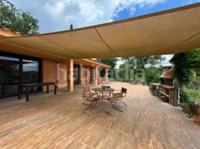Chalet en venta en Bescanó. Casa o chalet independiente de una sola planta en Mas LLunés, Bescanó. Chalets.
