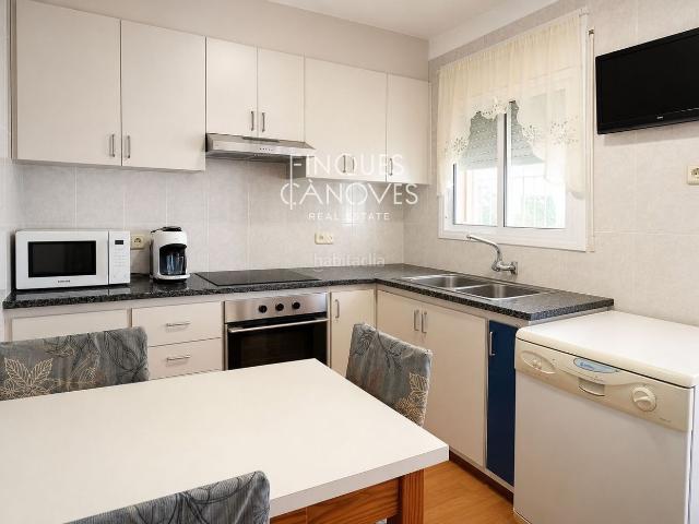 Chalet en venta en Bescanó. 1 de agosto organizamos una jornada de puertas abiertas. No te lo pierdas!. Chalets.