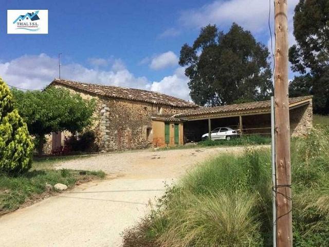 Chalet en venta en calle De la Segarra, Bescanó, de 280 m² 5 habitaciones por 35.580