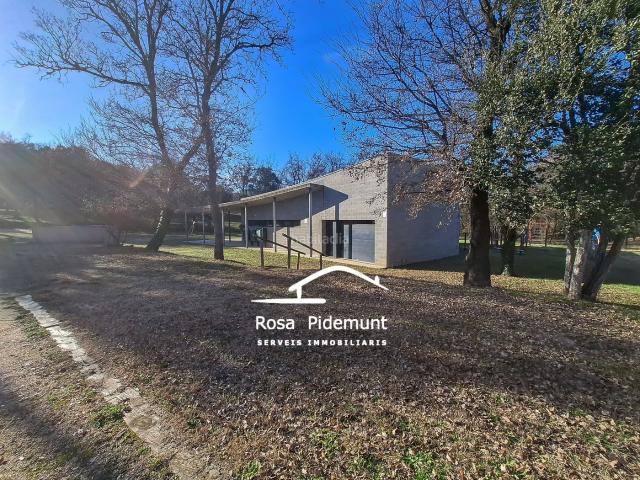 Chalet en venta en Bescanó. Magnifica casa en Mas LLunes!. Chalets.