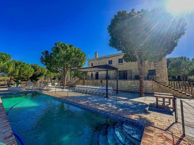 Chalet en venta en Biar. Chalets.