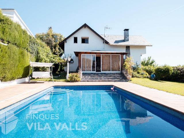 Chalet en venta en Bigues i Riells del Fai. Casa 4 vientos con piscina y jardín en Can Barri, Bigues i Riells. Chalets Bigues i Riells del.