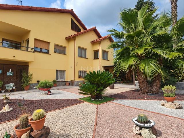 Chalet en venta en Bigues i Riells del Fai. CHALET INDEPENDIENTE CON PISCINA Y PARCELA LLANA EN CAN BARRI. Chalets Bigues i Riells del.