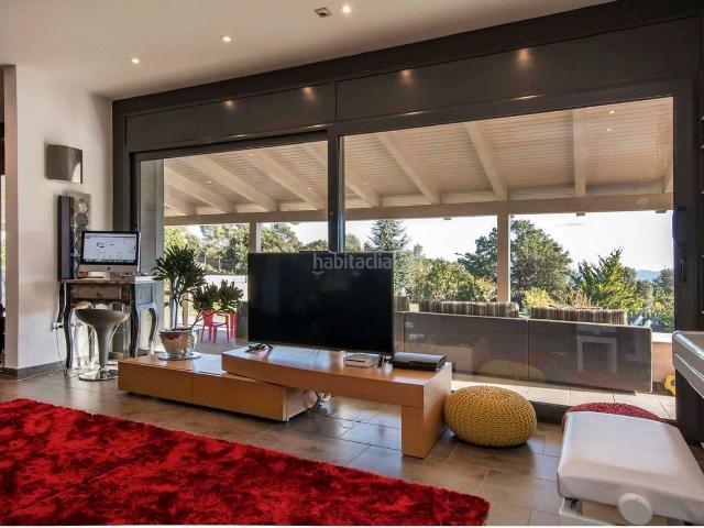 Chalet en venta en Bigues i Riells del Fai. Vivienda exclusiva de diseño y conexión total con el exterior. Chalets Bigues i Riells del.