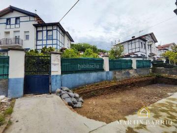 Chalet en venta en Bilbao, Matiko Ciudad Jardín. OPOTUNIDAD ÚNICA VIVIENDA REFORMADA EN CIUDAD JARDIN. Chalets.