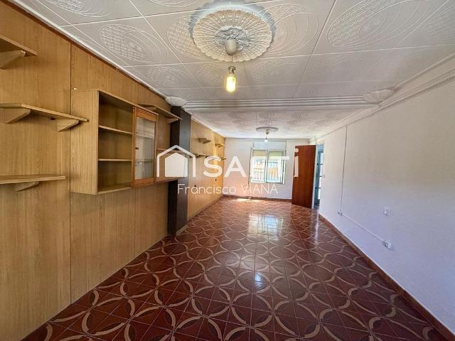 Chalet en venta en calle Guadiana, Blanes, de 20 m² 5 habitaciones por 215.000