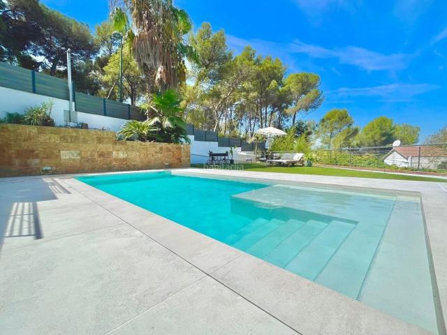 Chalet en venta en Blanes, Santa Cristina Sant Francesc Costa Brava. CASA INDEPENDIENTE DE ALTO STANDING CON PISCINA Y GRAN PARCELA EN BLANES COSTA BRAVA. Chalets.