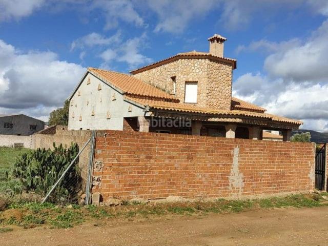 Chalet en venta en Brazatortas. REF 23098 CHALET en ESTACIÓN de VEREDAS. Chalets.