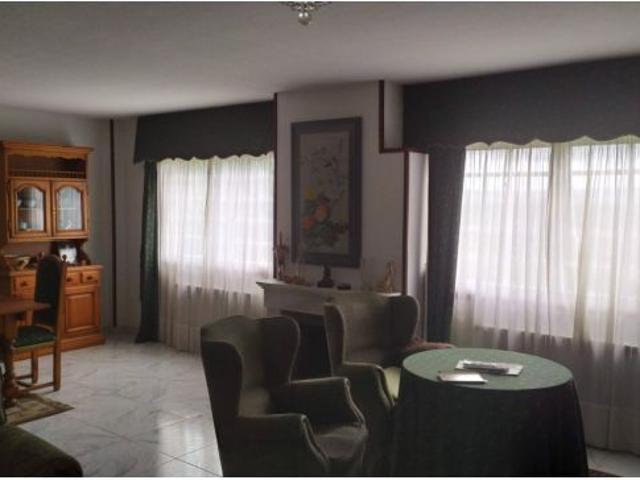 CHALET EN VENTA EN BRIÓN