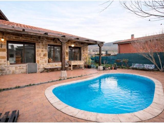 Chalet en Venta en Bugedo, Burgos