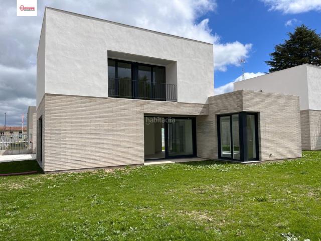 Chalet en venta en Burgos, Villafría La Ventilla Castañares. UNIFAMILIAR RESIDENCIAL CASTAÑARES. Chalets.