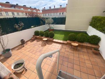 Chalet en venta en Burgos, Villimar V1 V2 S3 S4 San Cristobal. Adosado de 4 dormitorios en zona Villimar. Jardin. Chalets.