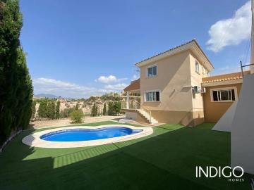 Chalet en venta en Busot, Alicante Costa Blanca