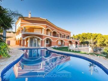 Chalet en venta en Busot, Alicante Costa Blanca