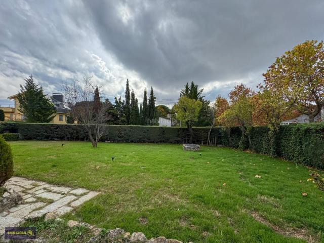 Chalet en venta en Bustarviejo. Chalets.