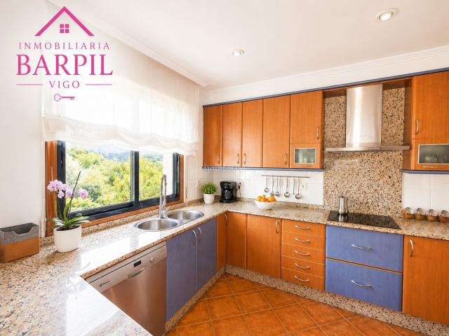 Chalet en venta en Gondomar. EN EXCLUSIVA, VENDEMOS ESTE EXPECTACULAR CHALET EN PRADO GONDOMAR. Chalets.