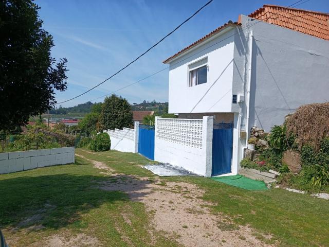 Chalet en venta en Gondomar. Tranquilidad, en el centro y a 20´ de Vigo. Chalets.