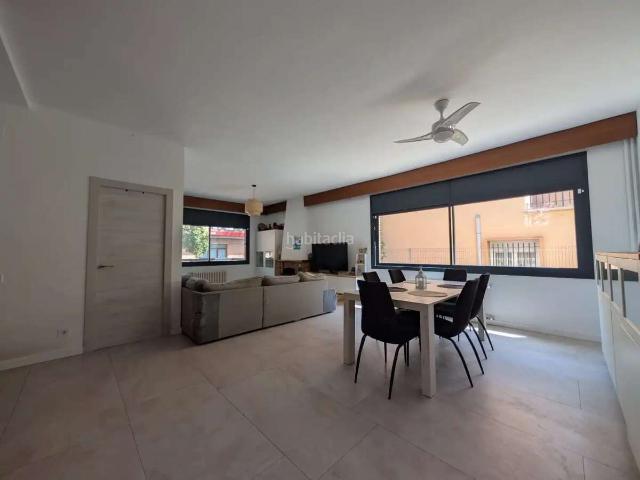 Chalet en venta en Gavà, Centre Estació. Exclusiva vivienda a 4 vientos reformada en 2024 en Gavà. Chalets.