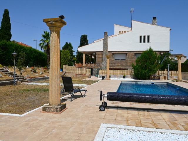 Chalet en venta en Gabias Las, San Francisco El Chorrillo. Se vende chalet independiente en Las Gabias con piscina. Chalets Gabias.