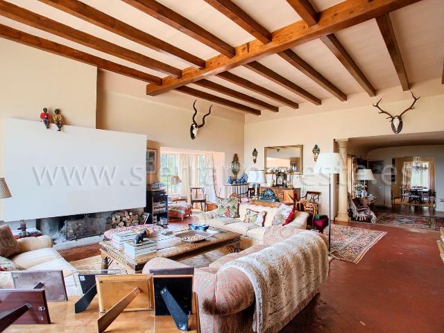 Chalet en venta en Galapagar, Puerto Galapagar Las Cuestas. Finca de ensueño en Galapagar, en un emplazamiento privilegiado con un conjunto arquitectónico que la convierten en un paraíso ser. Chalets.