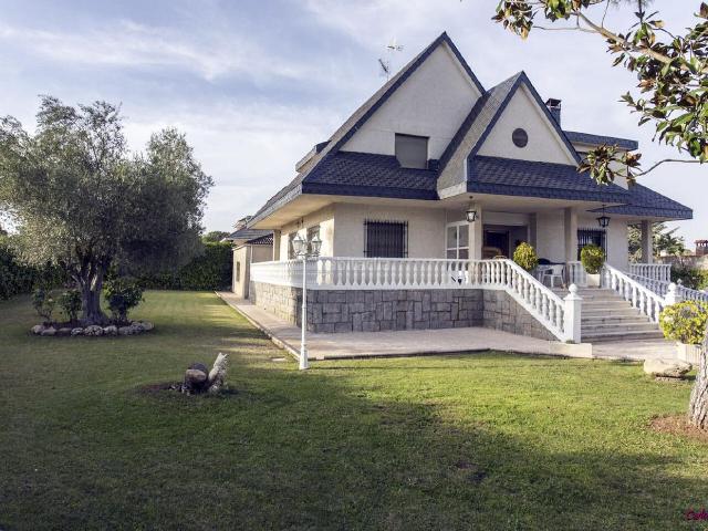 Chalet en venta en Galindo y Perahuy. Chalets Galindo y.