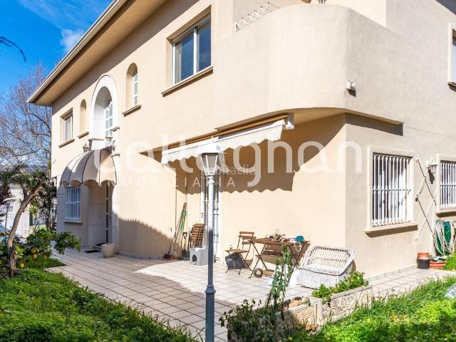 Chalet en venta en Gandia, Park Nord Casona. Chalet de lujo en Park Nord 300 m2 de elegancia, jardín y todo incluido. Chalets.