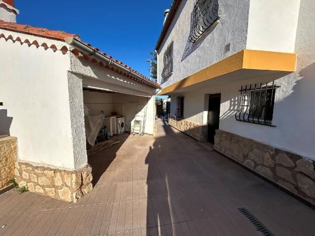 Chalet en venta en Gandia, Urbanizaciones. Chalets.