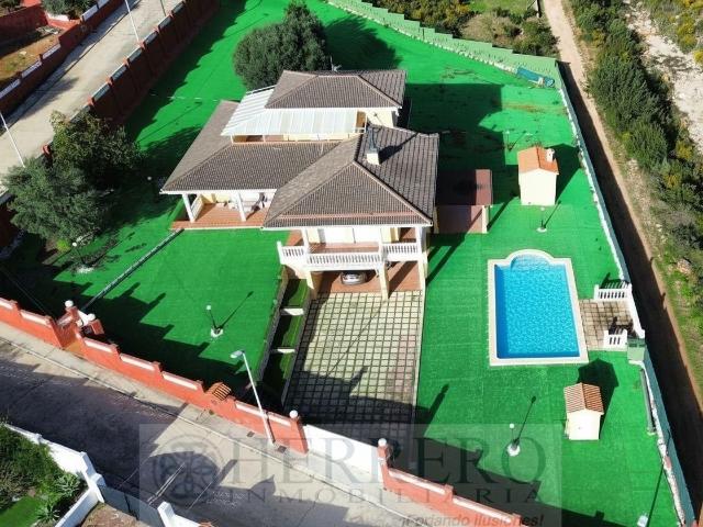 Chalet en venta en Gandia, Urbanizaciones. Un hogar, para aquellos que solo quieren lo mejor!. Chalets.