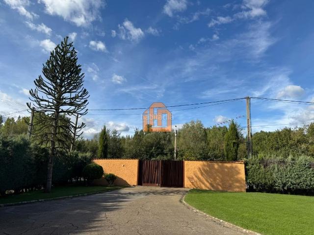 Chalet en venta en Garrafe de Torío. Chalet individual Manzaneda de Torio. Chalets Garrafe de.