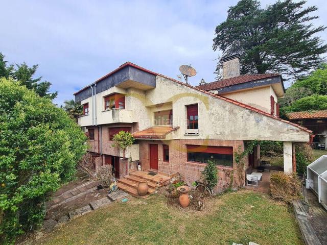 Chalet en venta en Gijón, Somió. Exclusiva propiedad en Somió. Chalets.