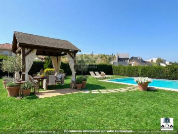 Chalet en venta en Gijón, Somió. Exclusivo Chalet independiente en Somió, Gijón 5 dormitorios, 4 baños, parcela llana y piscina ABA Expertos Inmobiliarios. Chalets.